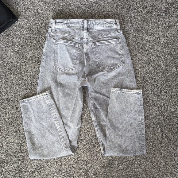 Abercrombie High Rise Mom Jeans - Picture 3 of 3